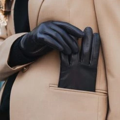 Fratelli Orsini Isabella (black) - Lambskin Leather Gloves With Cashmere Lining Women's Gloves 19 Fratelli Orsini Isabella (black) - Lambskin Leather Gloves With Cashmere Lining Women's Gloves
