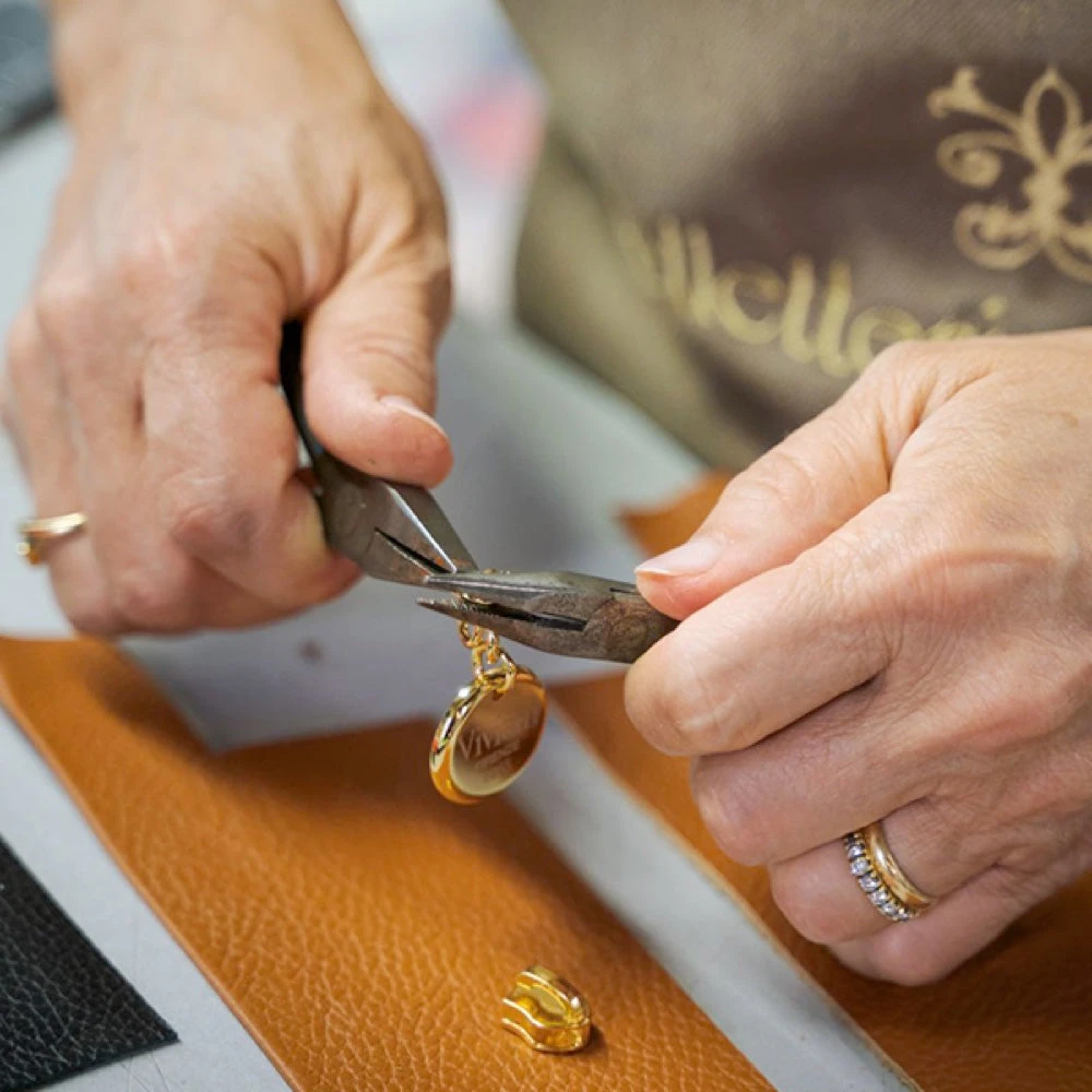 Fratelli Orsini Leather Bags Alessandra - Calf Leather Women’s Bag With Cross-body Strap In Metal And Leather Chain 13 Fratelli Orsini Leather Bags Alessandra - Calf Leather Women’s Bag With Cross-body Strap In Metal And Leather Chain