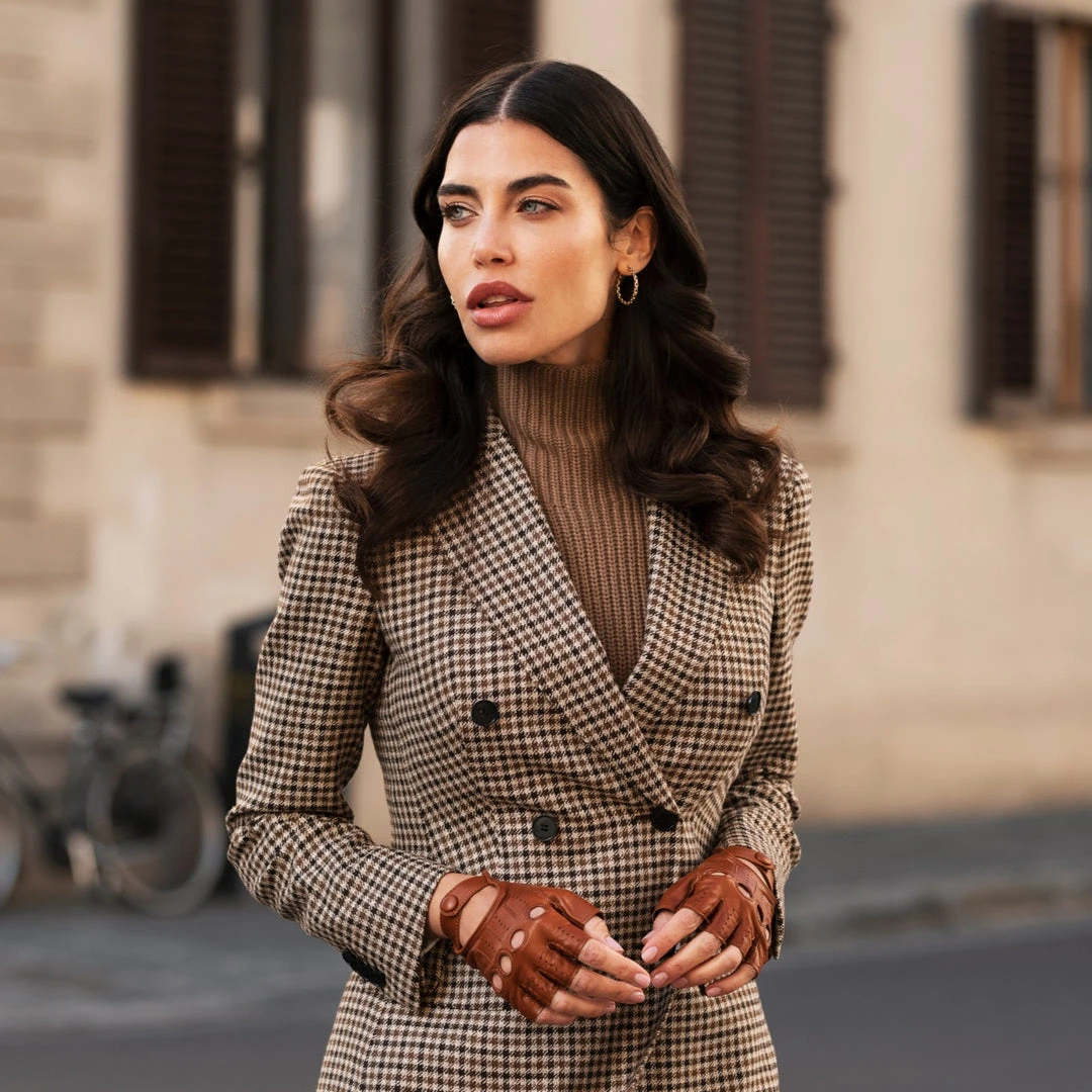 Fratelli Orsini Women's Gloves Rossana (cognac) - Lambskin Leather Driving Gloves 5 Fratelli Orsini Women's Gloves Rossana (cognac) - Lambskin Leather Driving Gloves